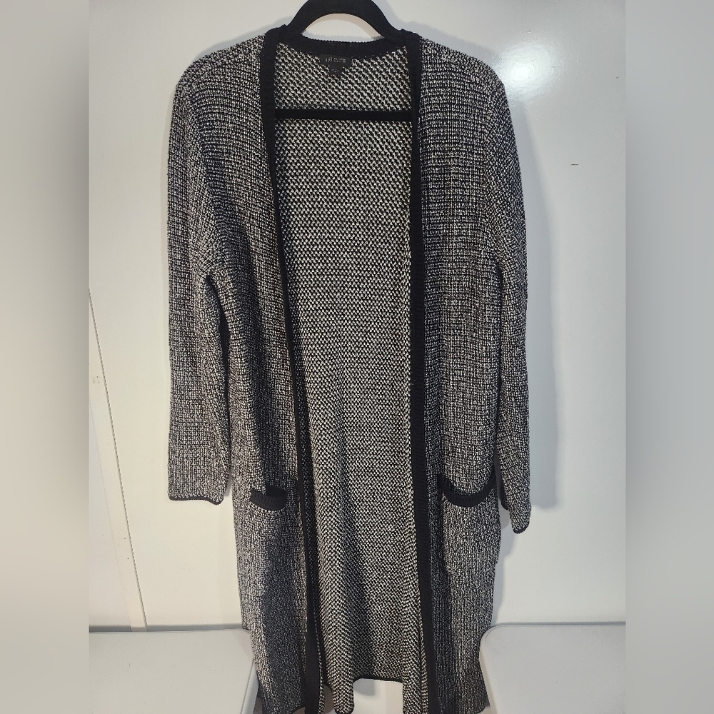 Women's J JILL Black and White Open Front Sweater. Size Medium